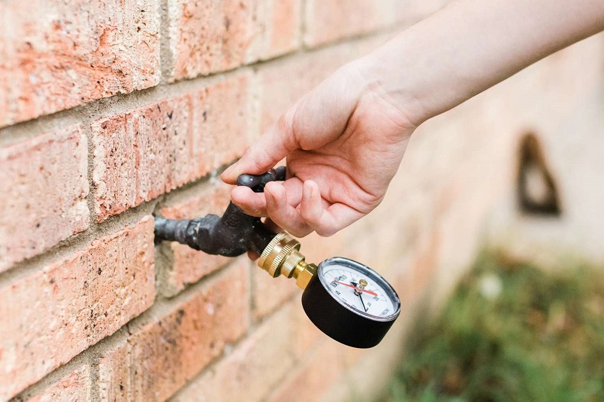 How to Check Hose Pressure