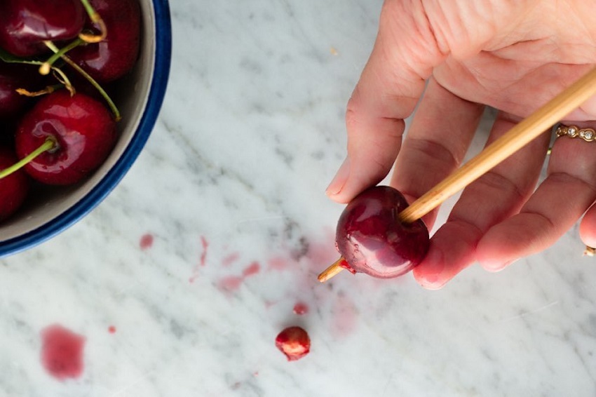 Should You Leave the Stem on Cherries