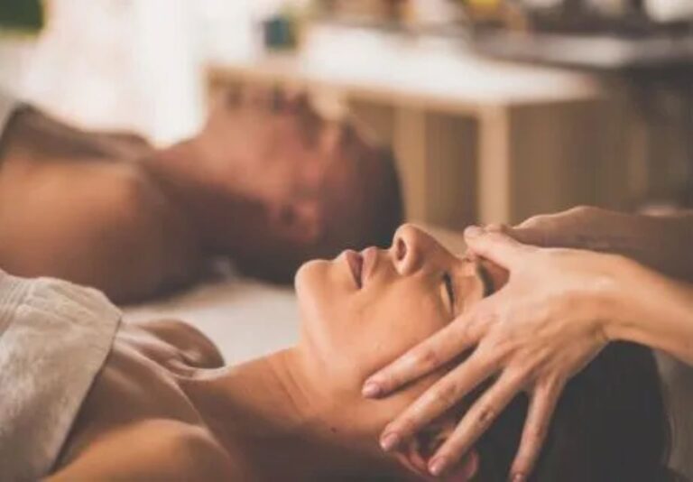 What is the etiquette for couples spa