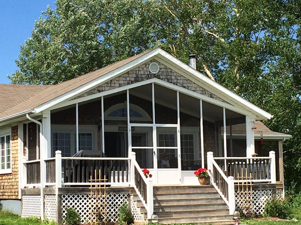 How to remove an aluminum screen porch