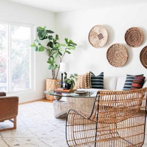 How to Use Corner Space in Living Room