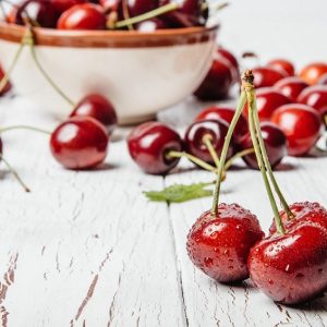 Should You Leave the Stem on Cherries