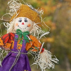 Crafting Your Perfect Scarecrow Mask from Burlap